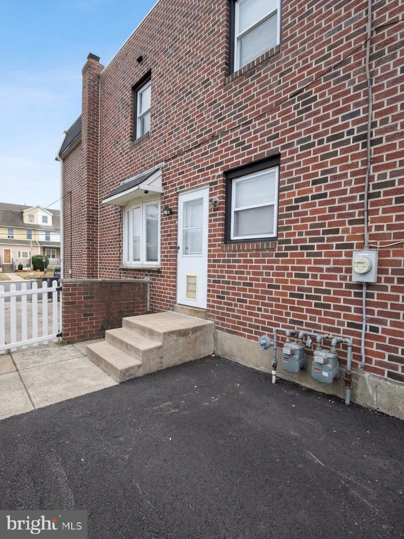 130 N Wells Ave Property Photo 3