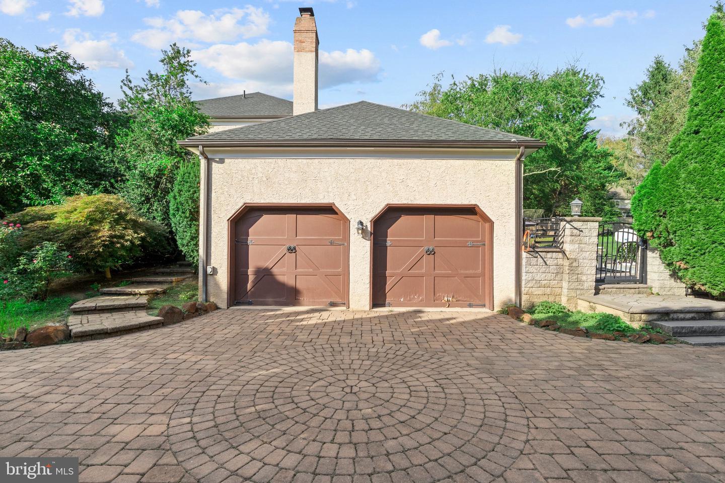 759 Applegate Ln Property Photo 12