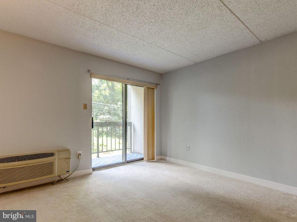 700 Avondale Rd #5j Property Photo 6