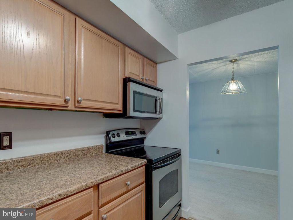 700 Avondale Rd #5j Property Photo 12