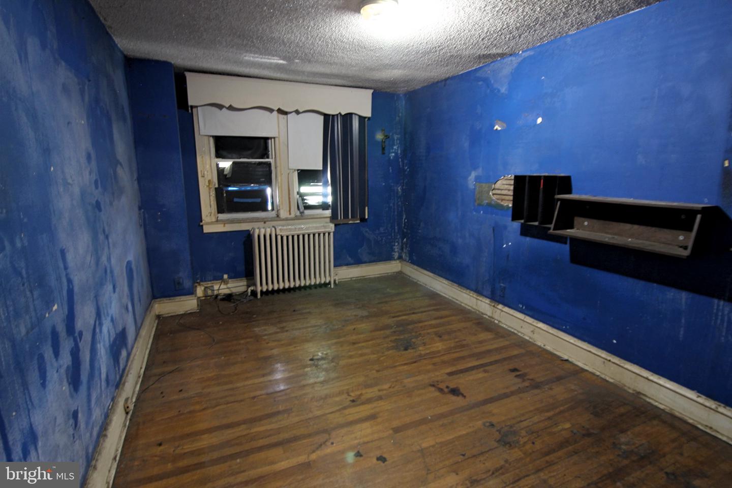 269 N Wycombe Ave Property Photo 4