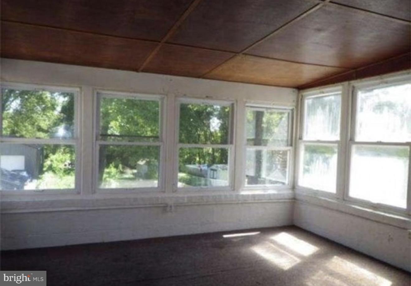 1076 Taylor Property Photo 3