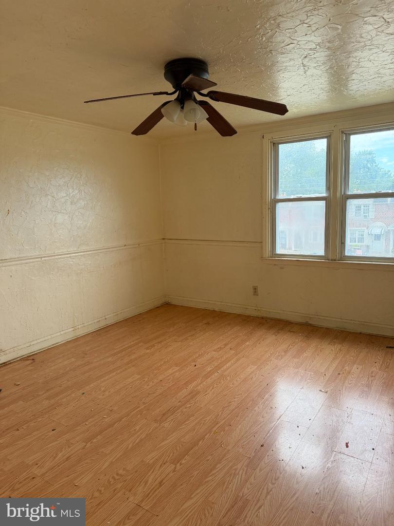 1076 Taylor Property Photo 4