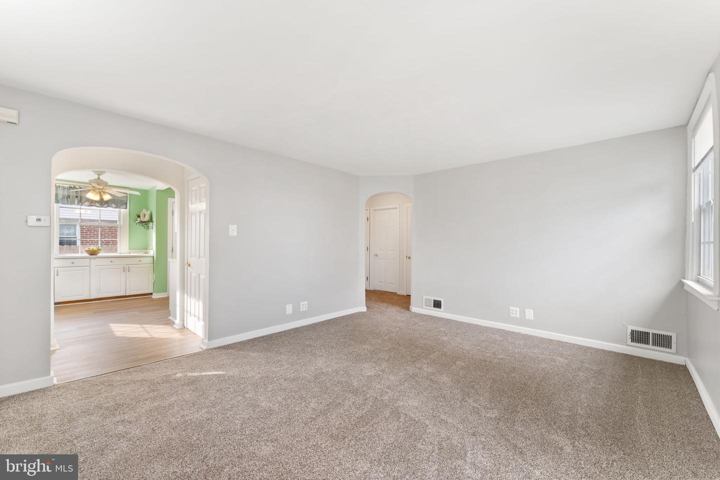 155 Taylor Ave Property Photo 3