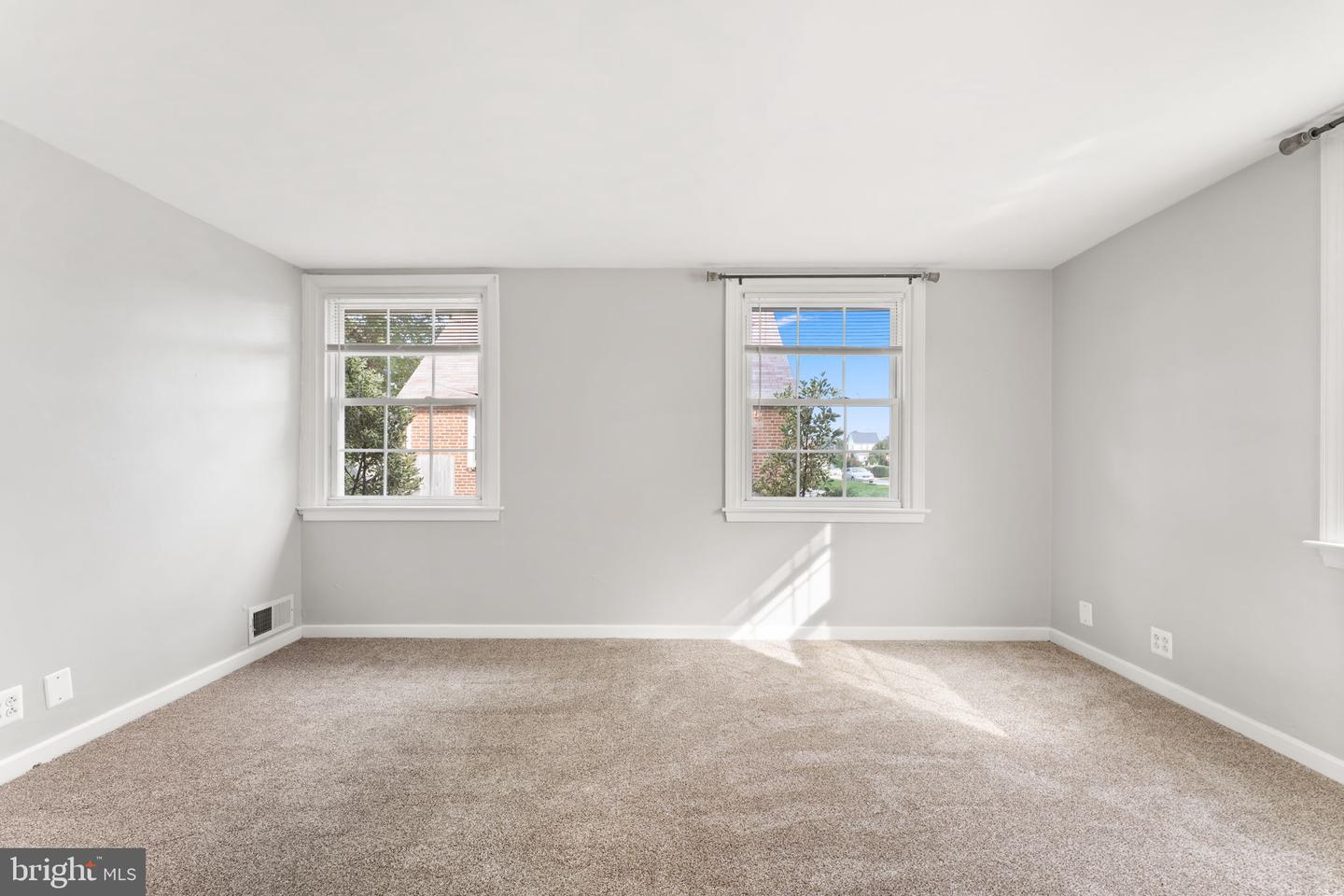 155 Taylor Ave Property Photo 10