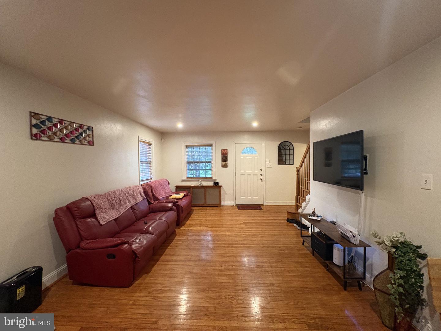 130 Merion Ave Property Photo 4