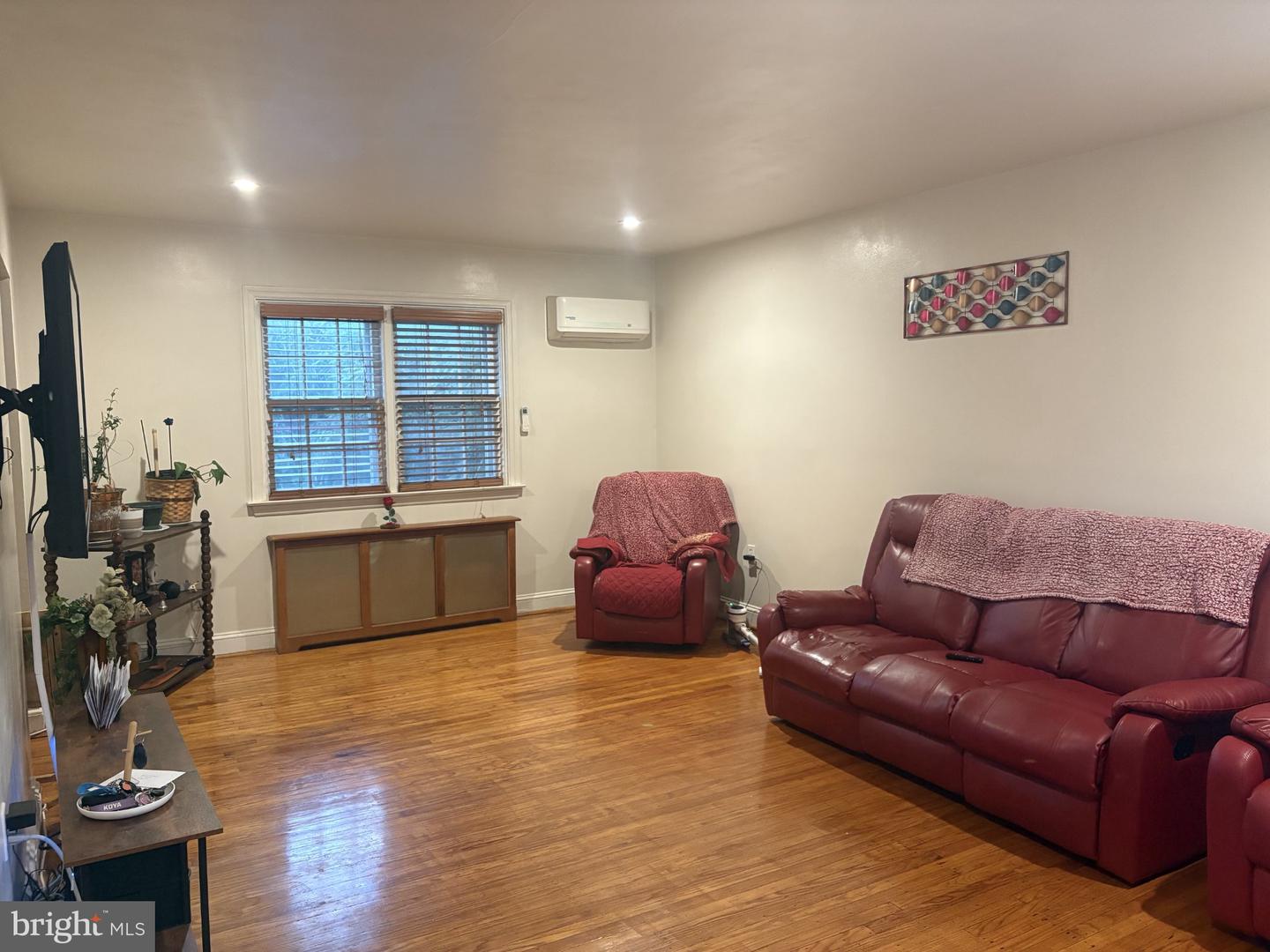 130 Merion Ave Property Photo 5