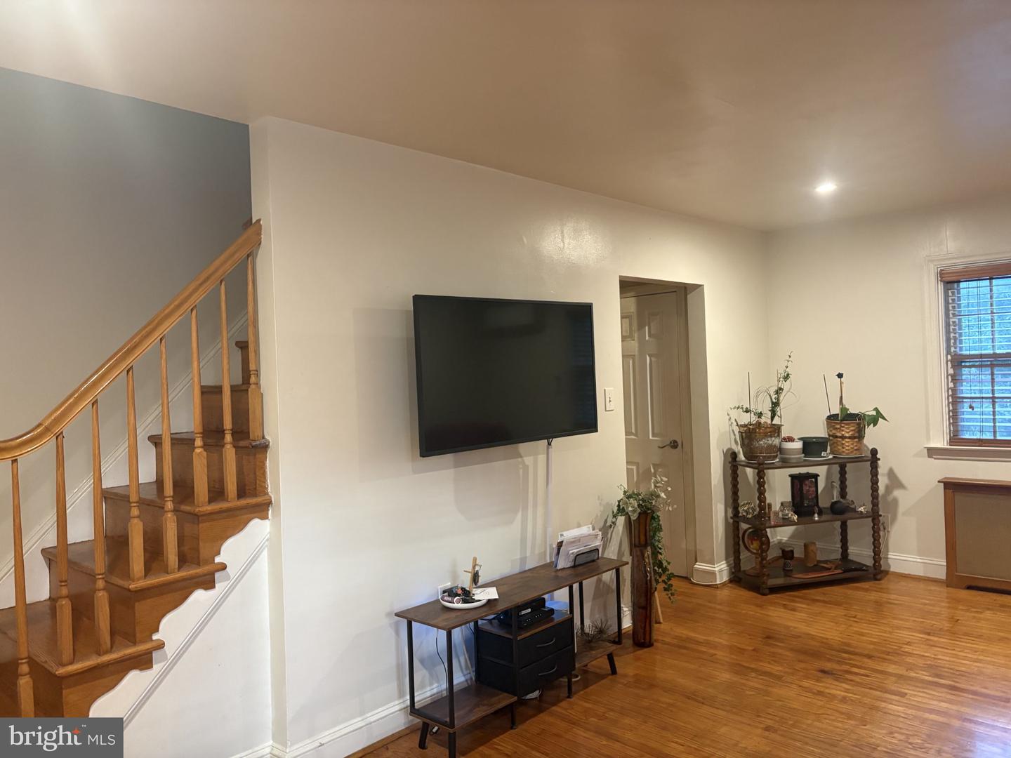 130 Merion Ave Property Photo 7