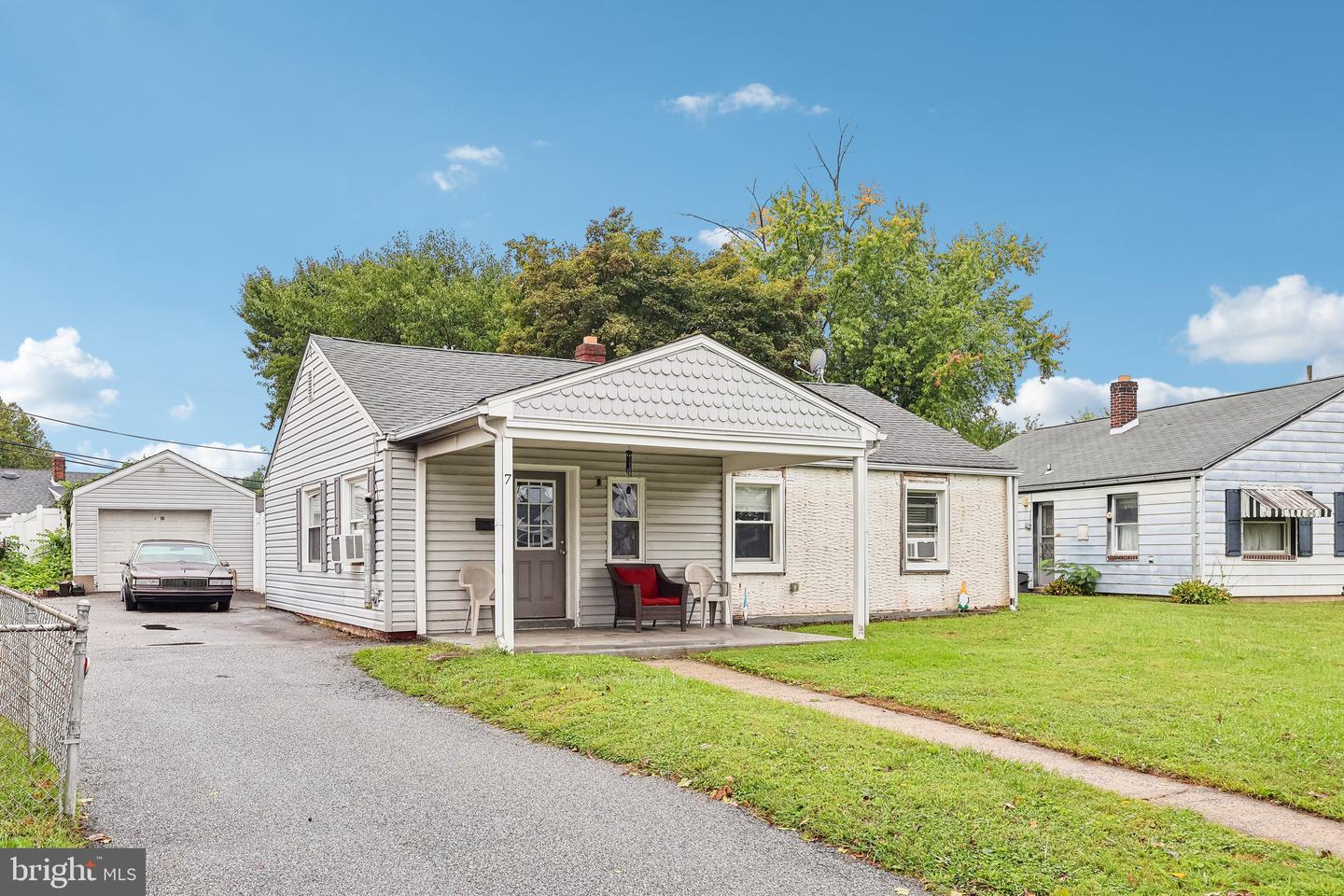 7 Hurford Pl Property Photo 2