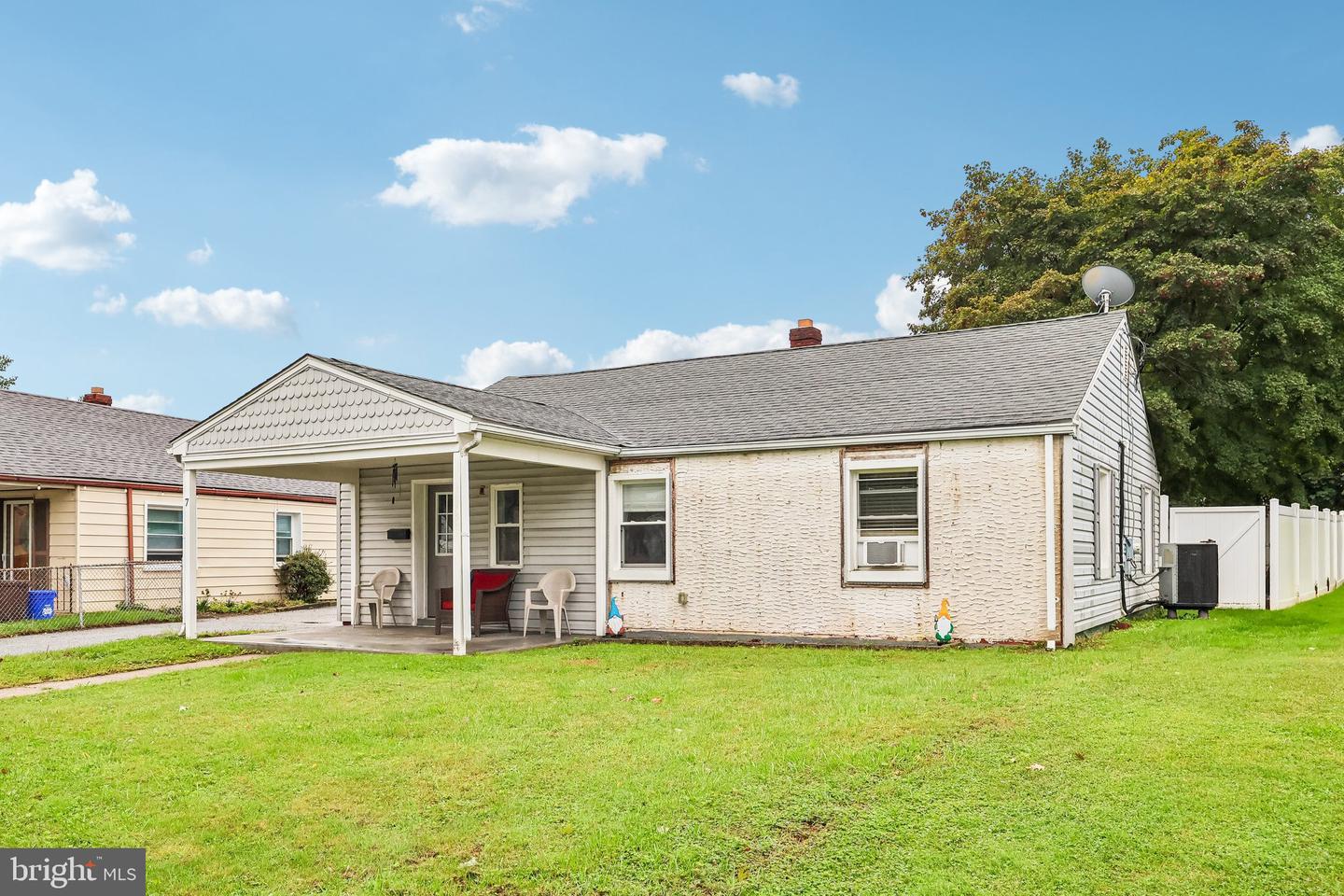 7 Hurford Pl Property Photo 3