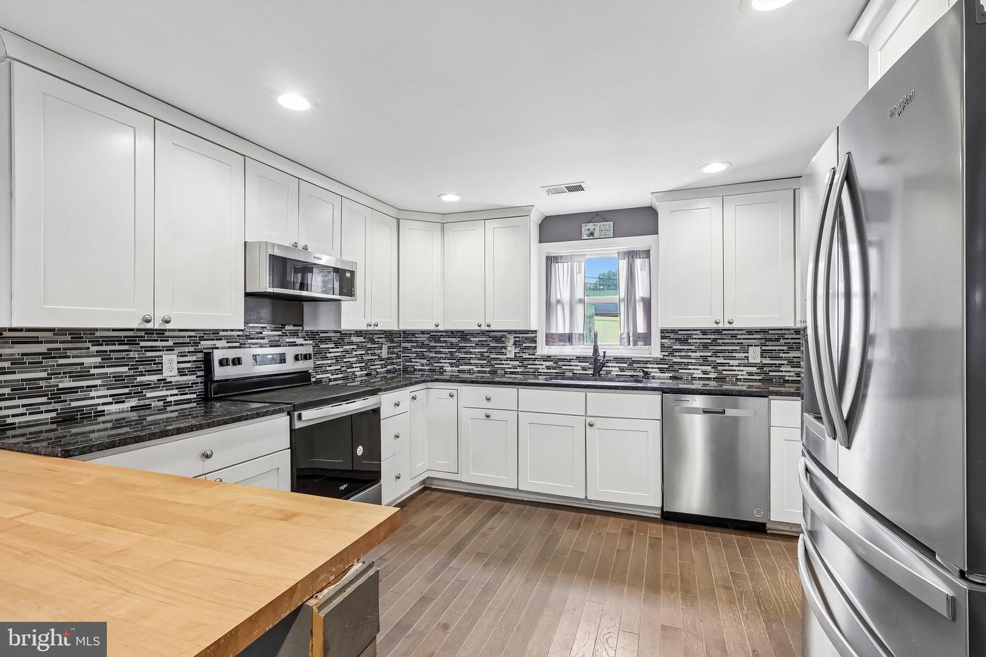 7 Hurford Pl Property Photo 9