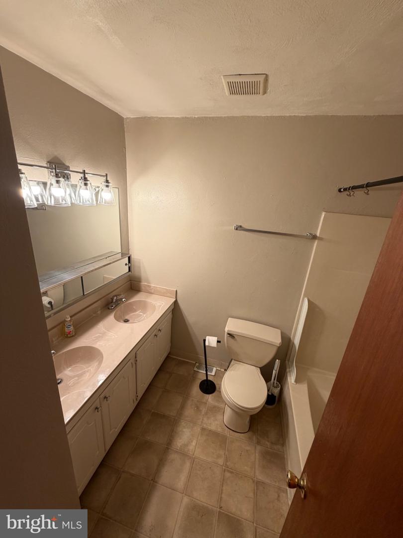 32 Dora Dr Property Photo 15