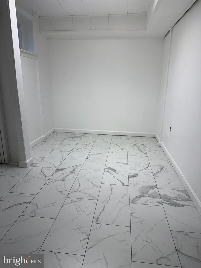 7164 Ruskin Property Photo 10