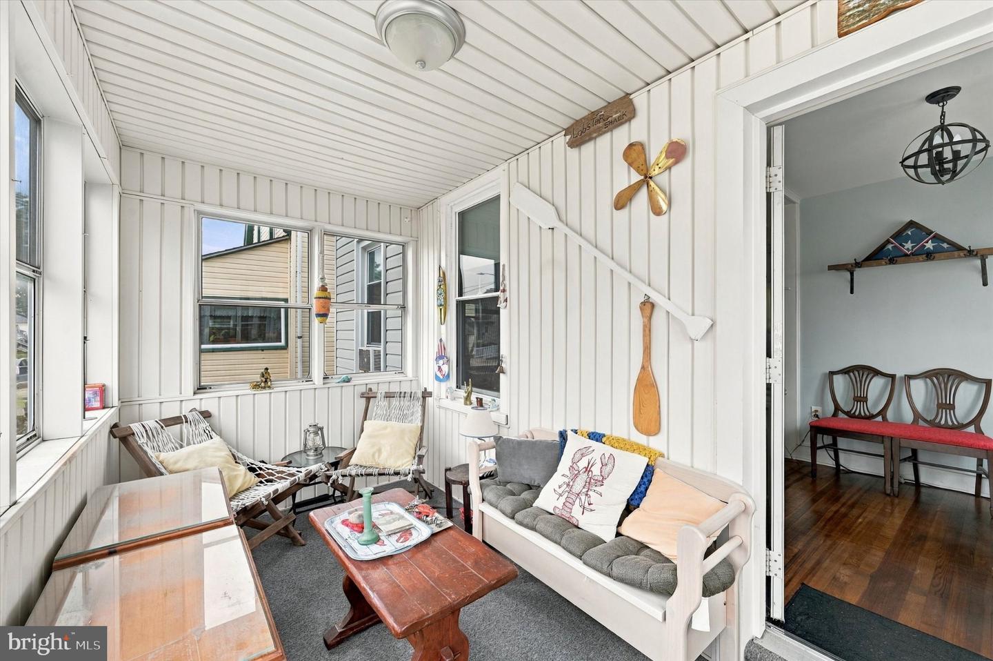 2025 Chestnut St Property Photo 4