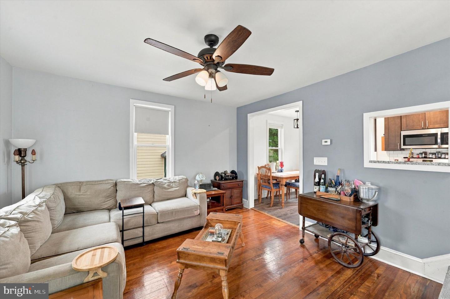 2025 Chestnut St Property Photo 6