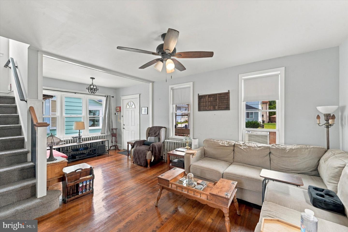 2025 Chestnut St Property Photo 7