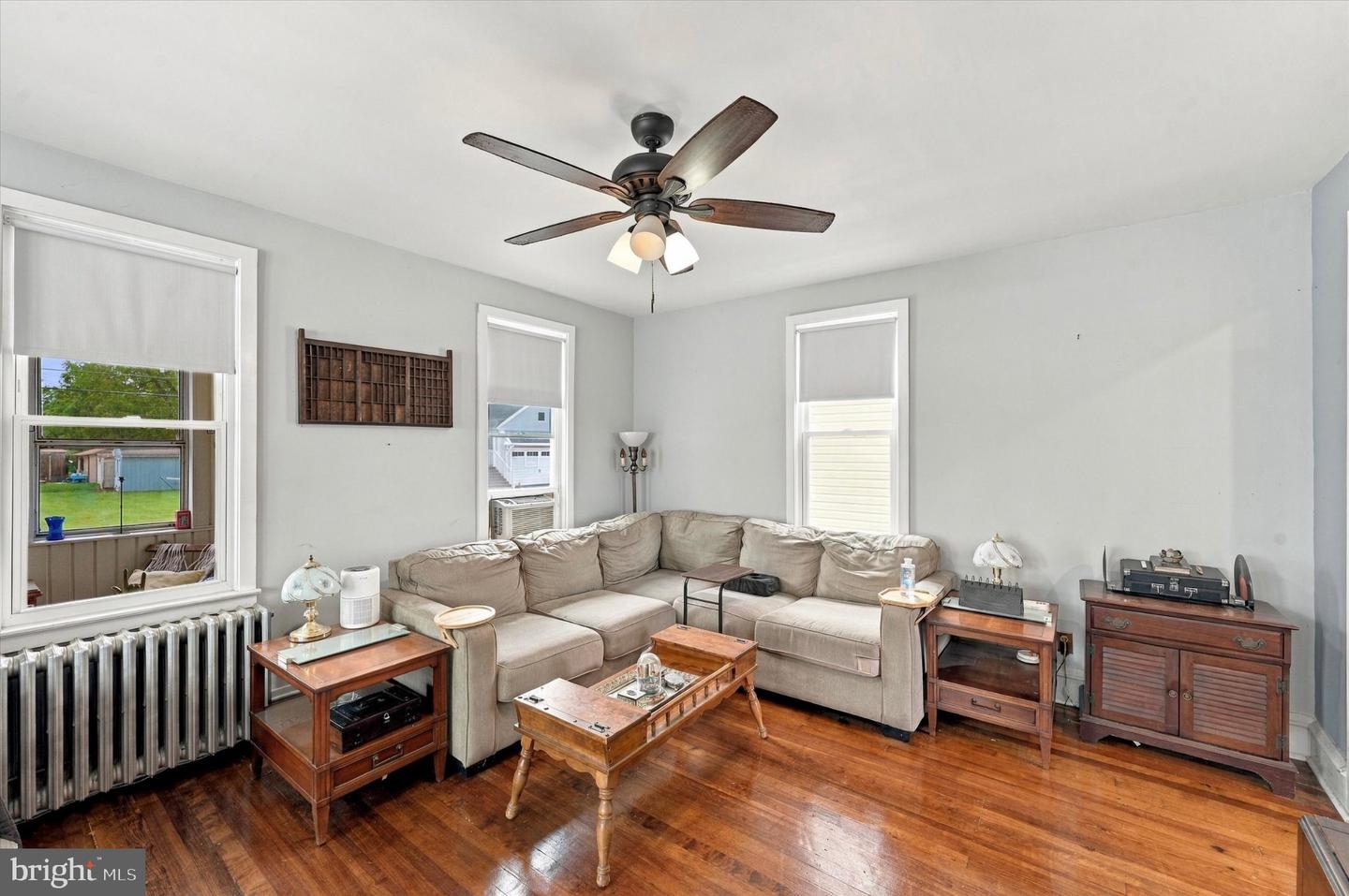 2025 Chestnut St Property Photo 8