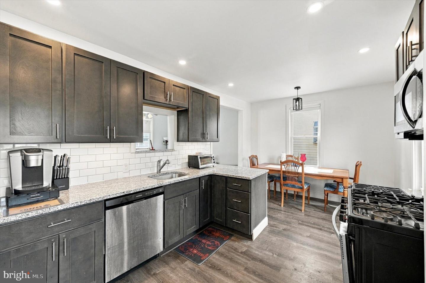 2025 Chestnut St Property Photo 15