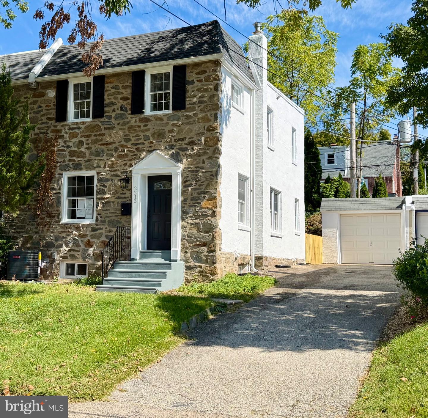 2213 Bryn Mawr Ave Property Photo 1