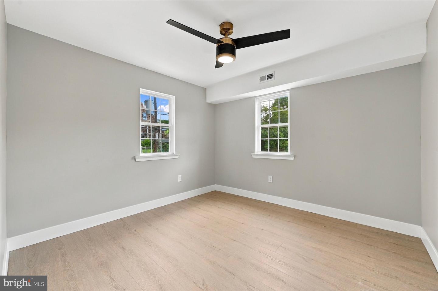 2213 Bryn Mawr Ave Property Photo 16