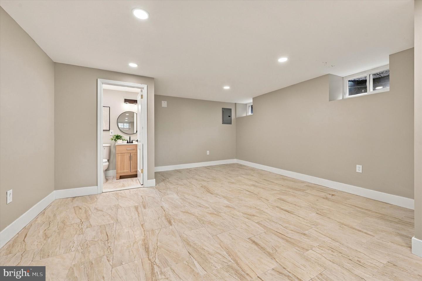 2213 Bryn Mawr Ave Property Photo 20