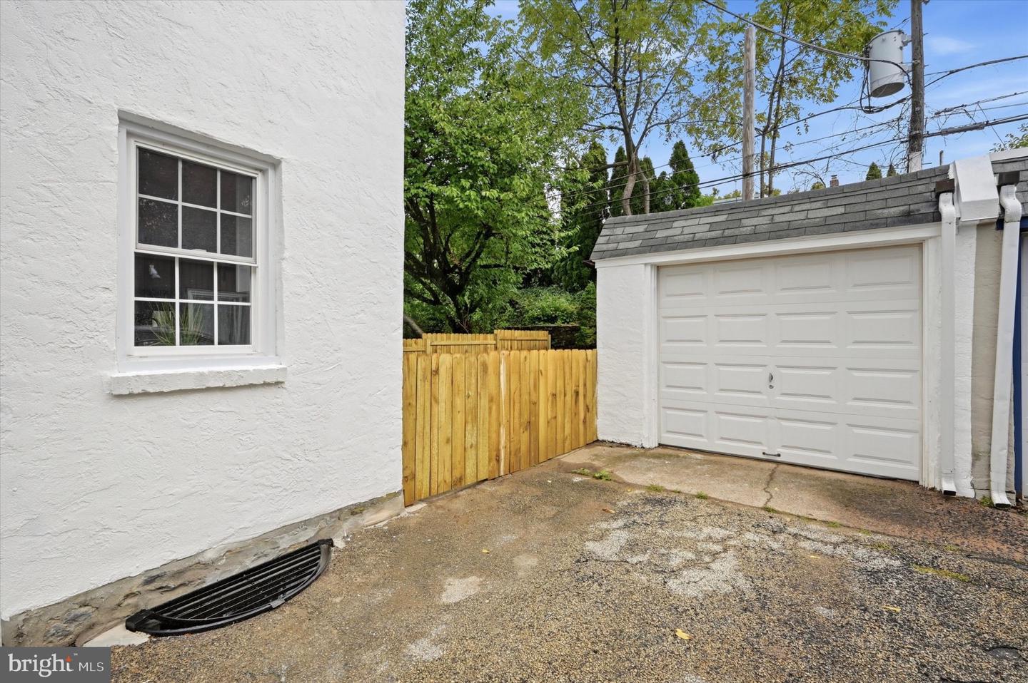 2213 Bryn Mawr Ave Property Photo 23