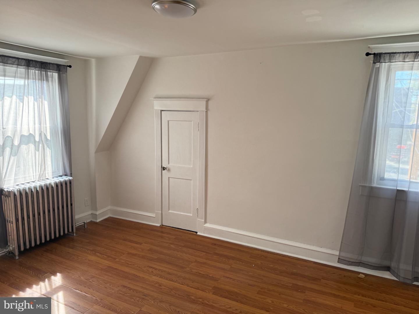 261 Long Ln Property Photo 7