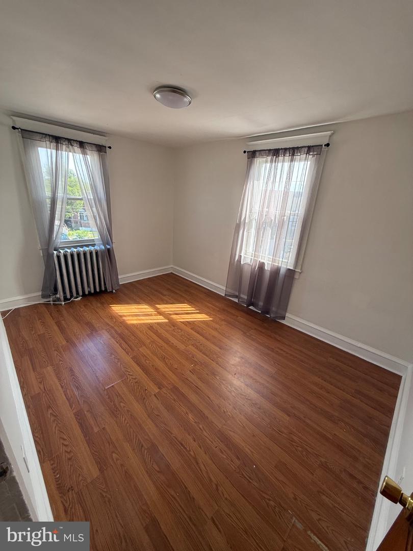 261 Long Ln Property Photo 9
