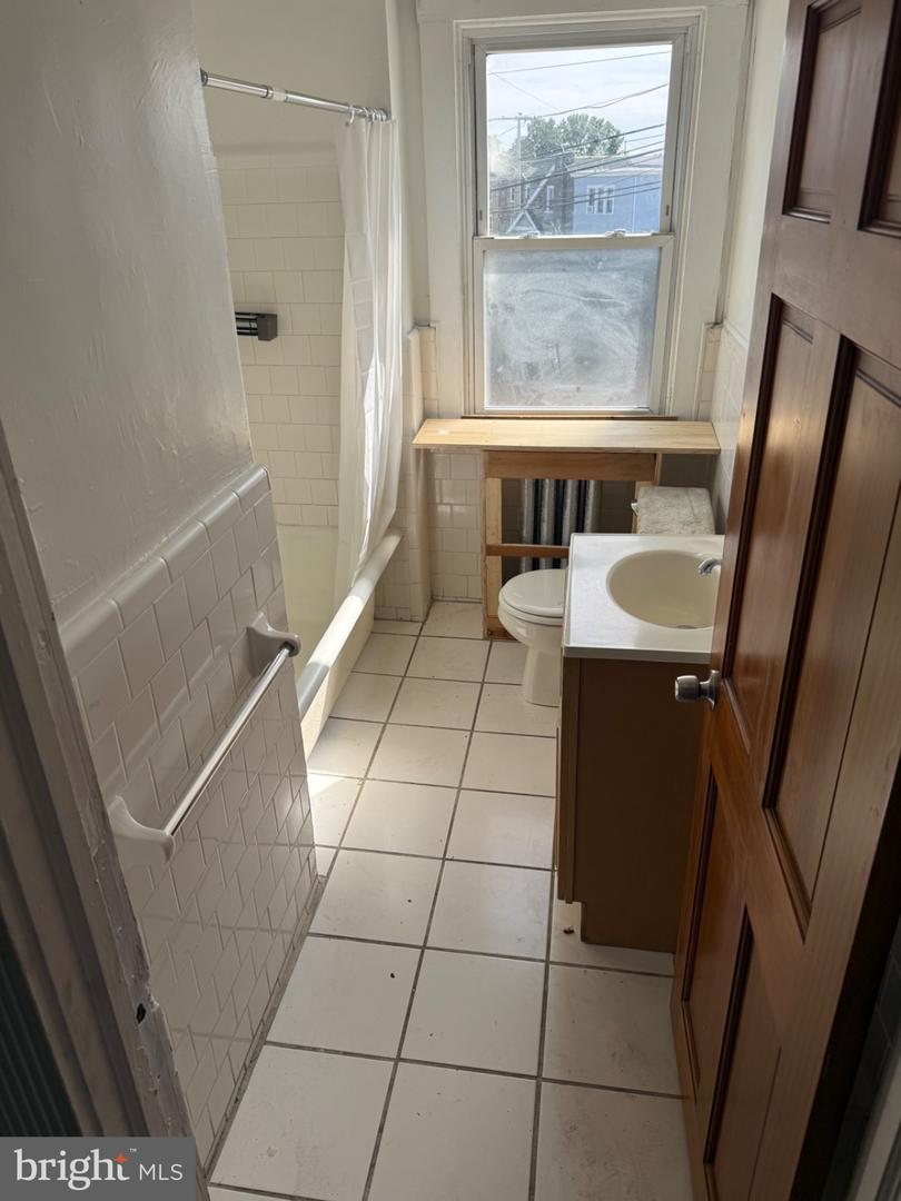 261 Long Ln Property Photo 15