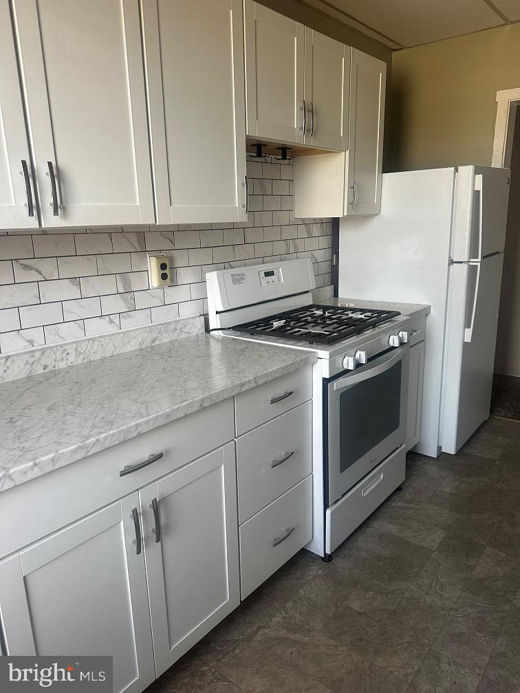 PADE2123900 Property Photo 6