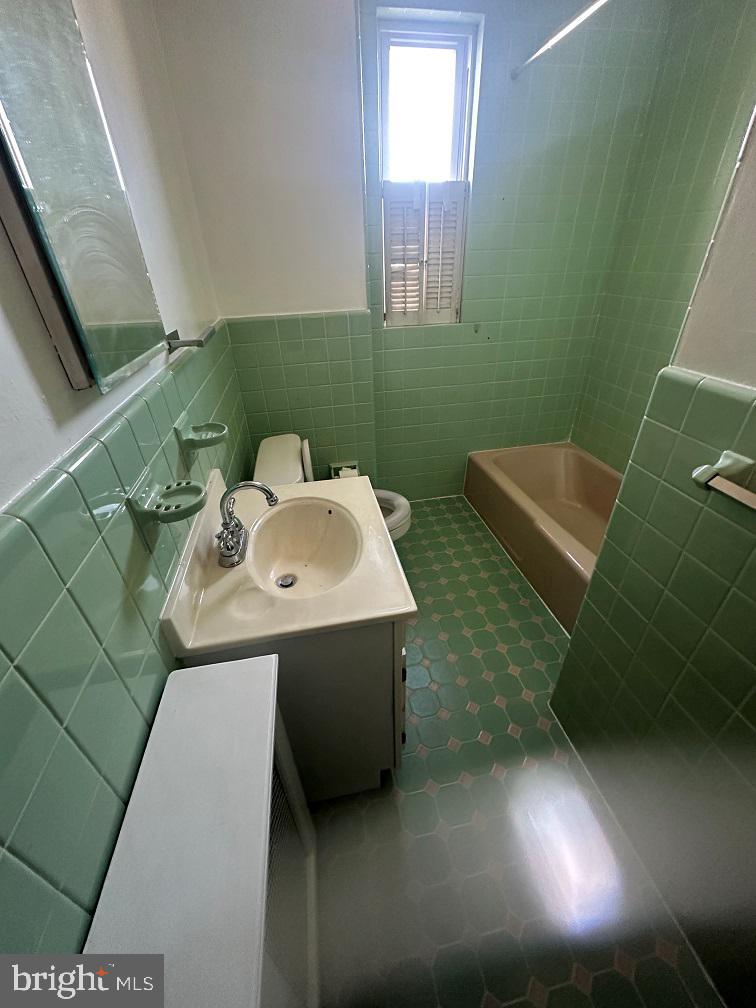 PADE2123900 Property Photo 9