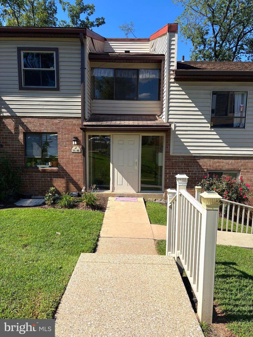280 BRIDGEWATER RD #J-11 Property Photo 1