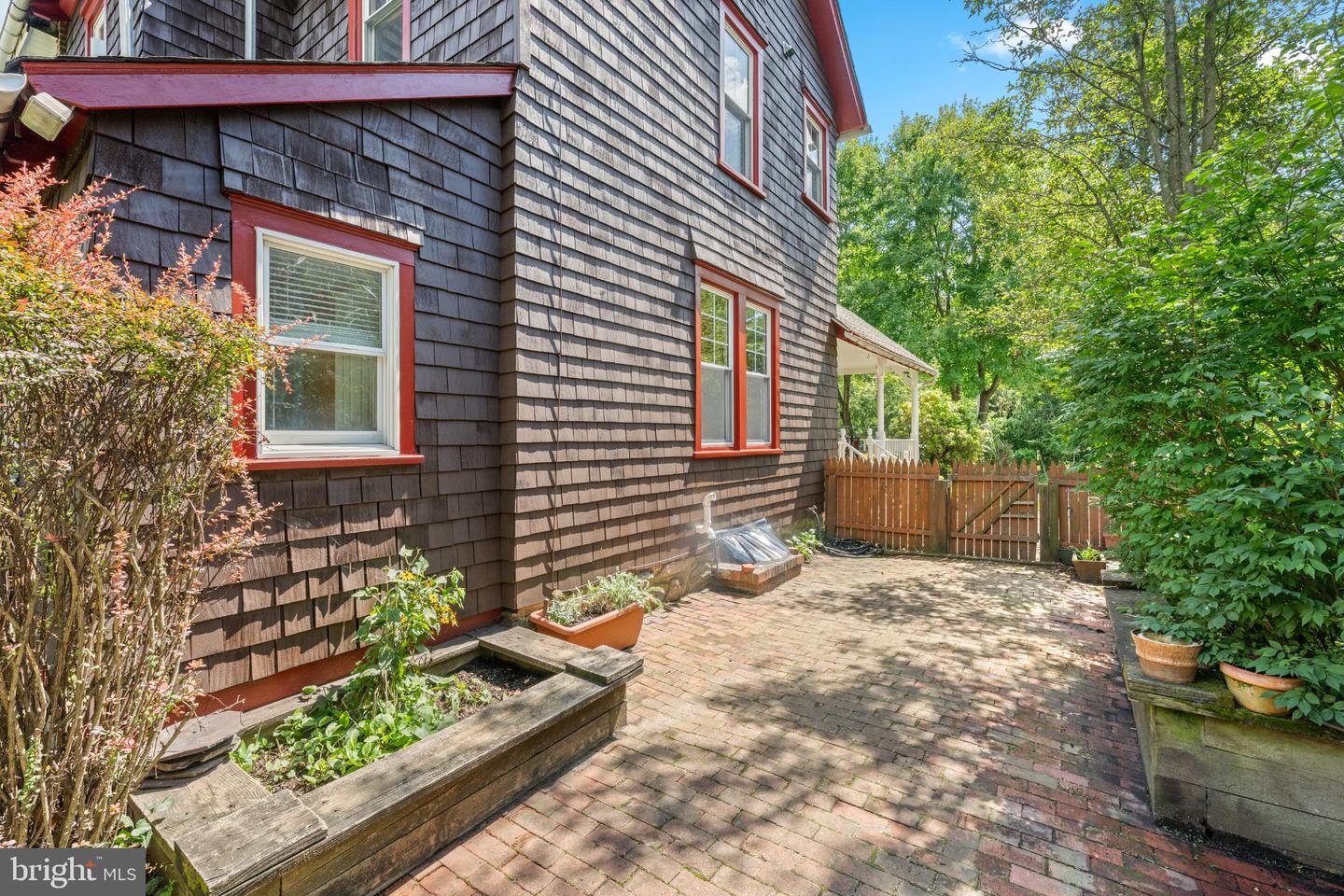 203 Dartmouth Ave Property Photo 28