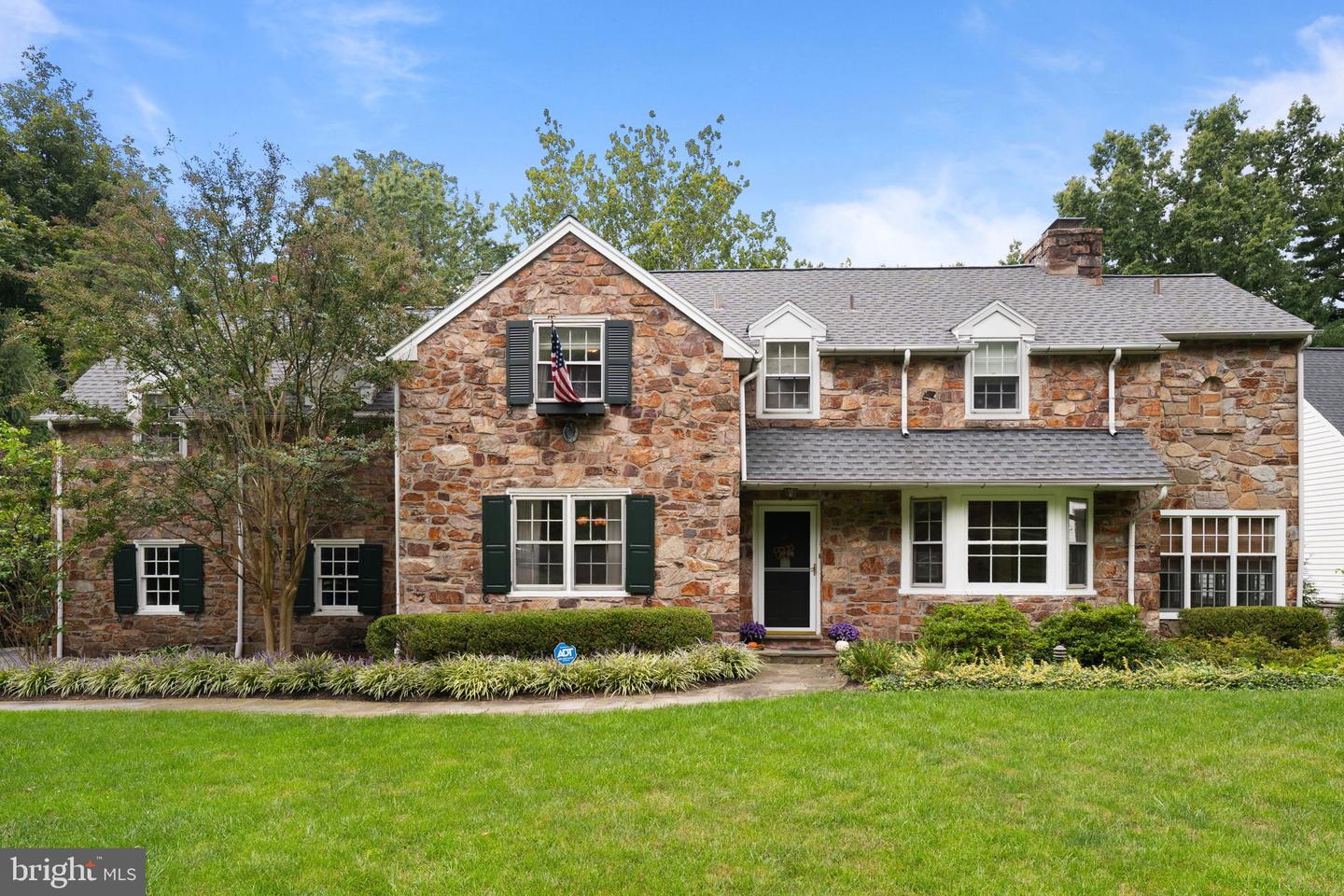 507 Meadowbrook Cir Property Photo 1
