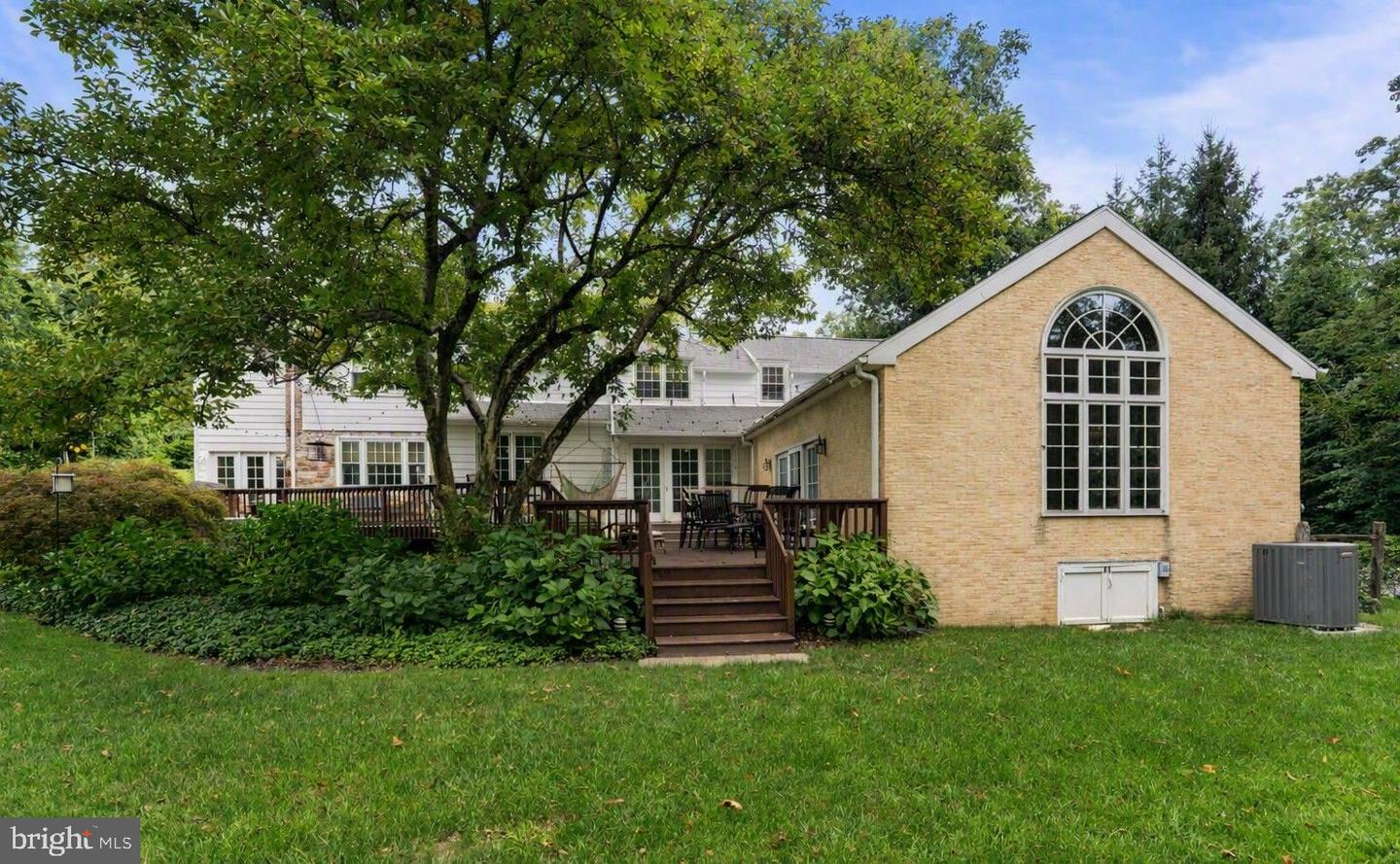 507 Meadowbrook Cir Property Photo 32