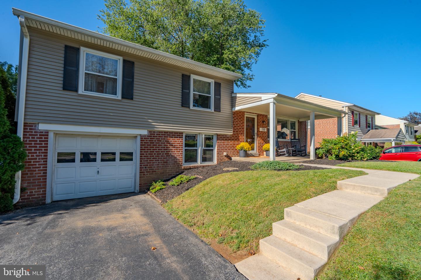 720 Wisteria Dr Property Photo 4