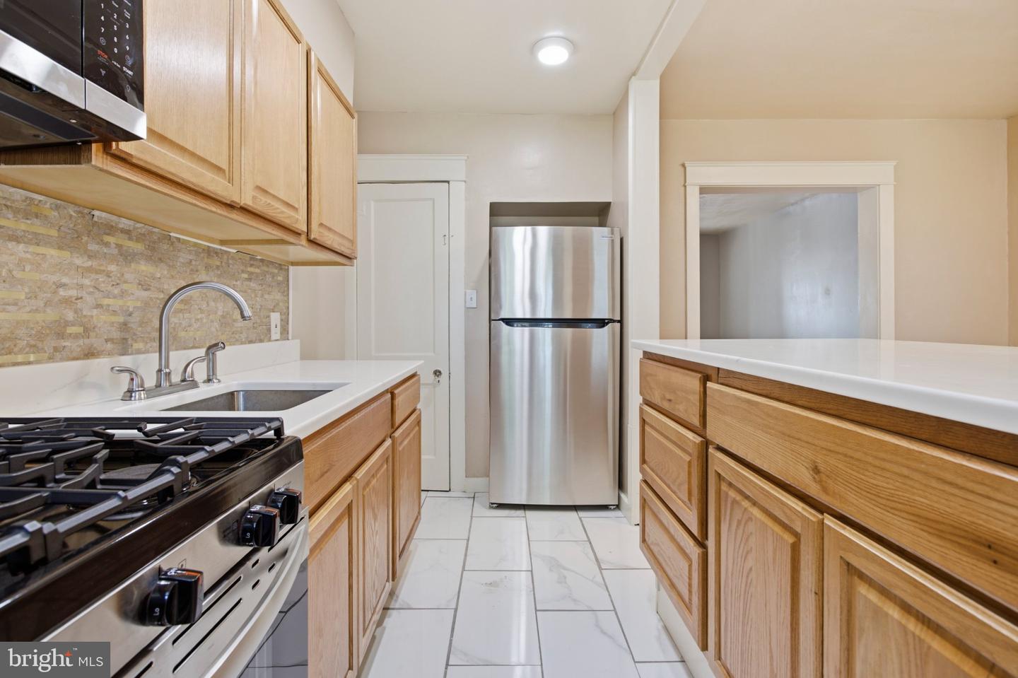 320 Highland Ave Property Photo 12