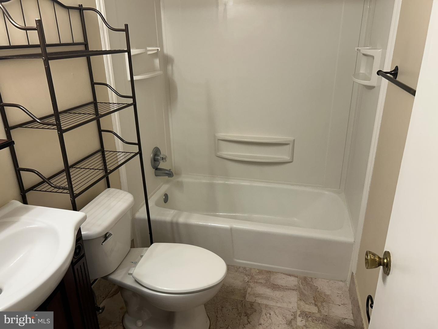 33 W Chester Pike #e8 Property Photo 38