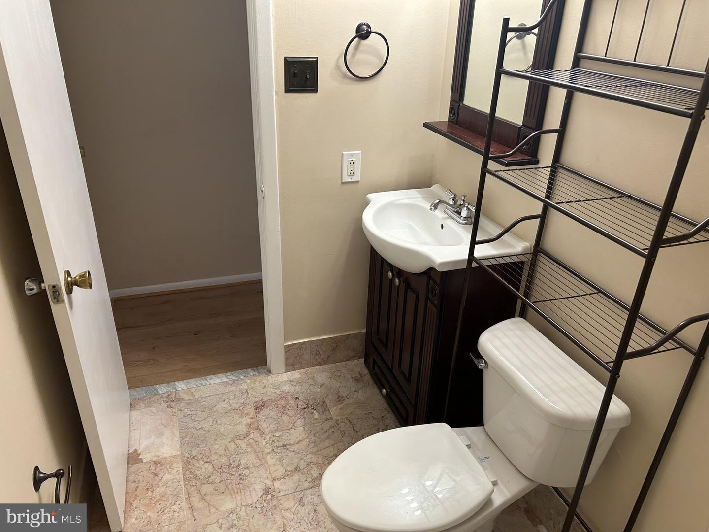 33 W Chester Pike #e8 Property Photo 41