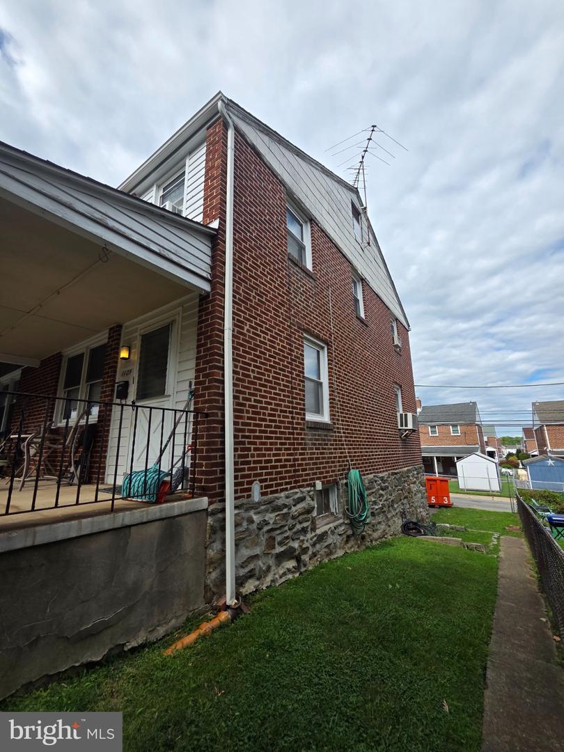 1105 Cobbs Property Photo 3