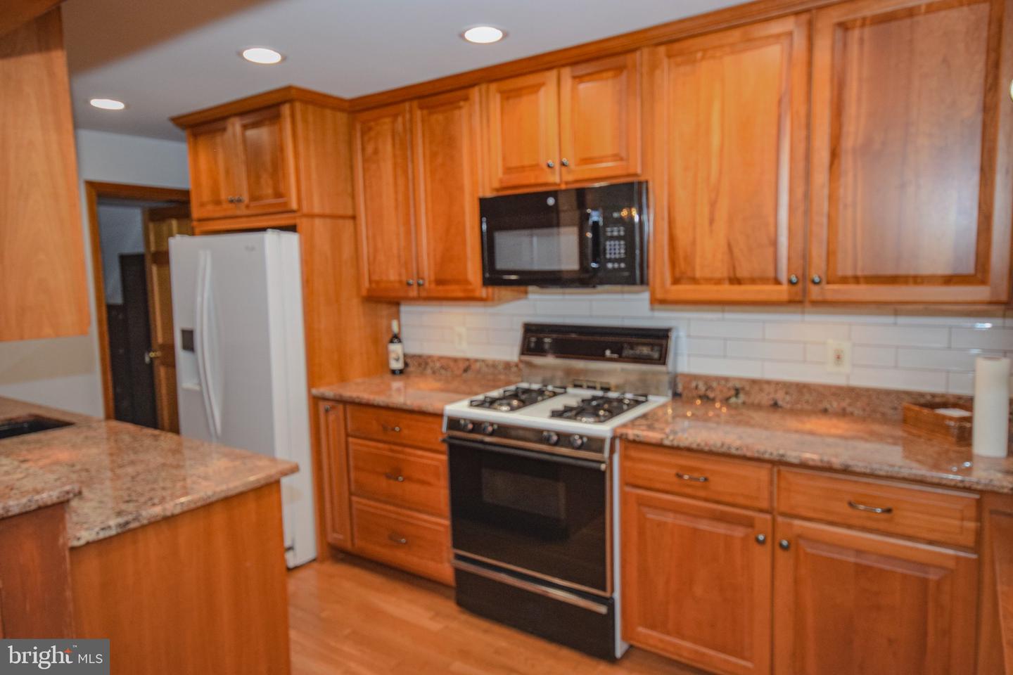 516 Parkview Cir Property Photo 23