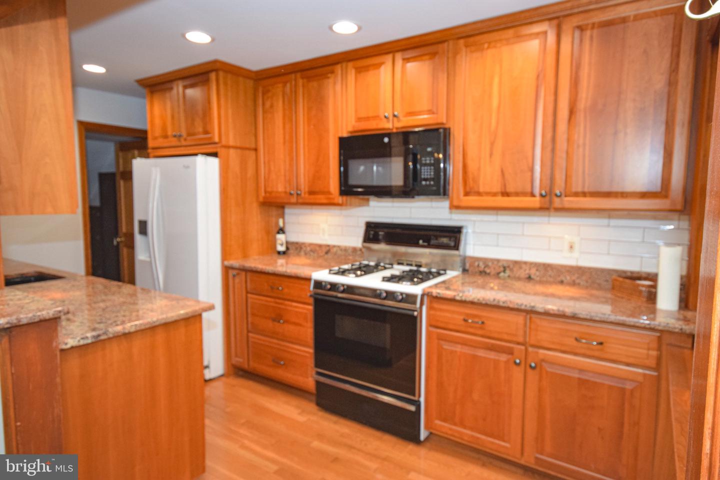 516 Parkview Cir Property Photo 25