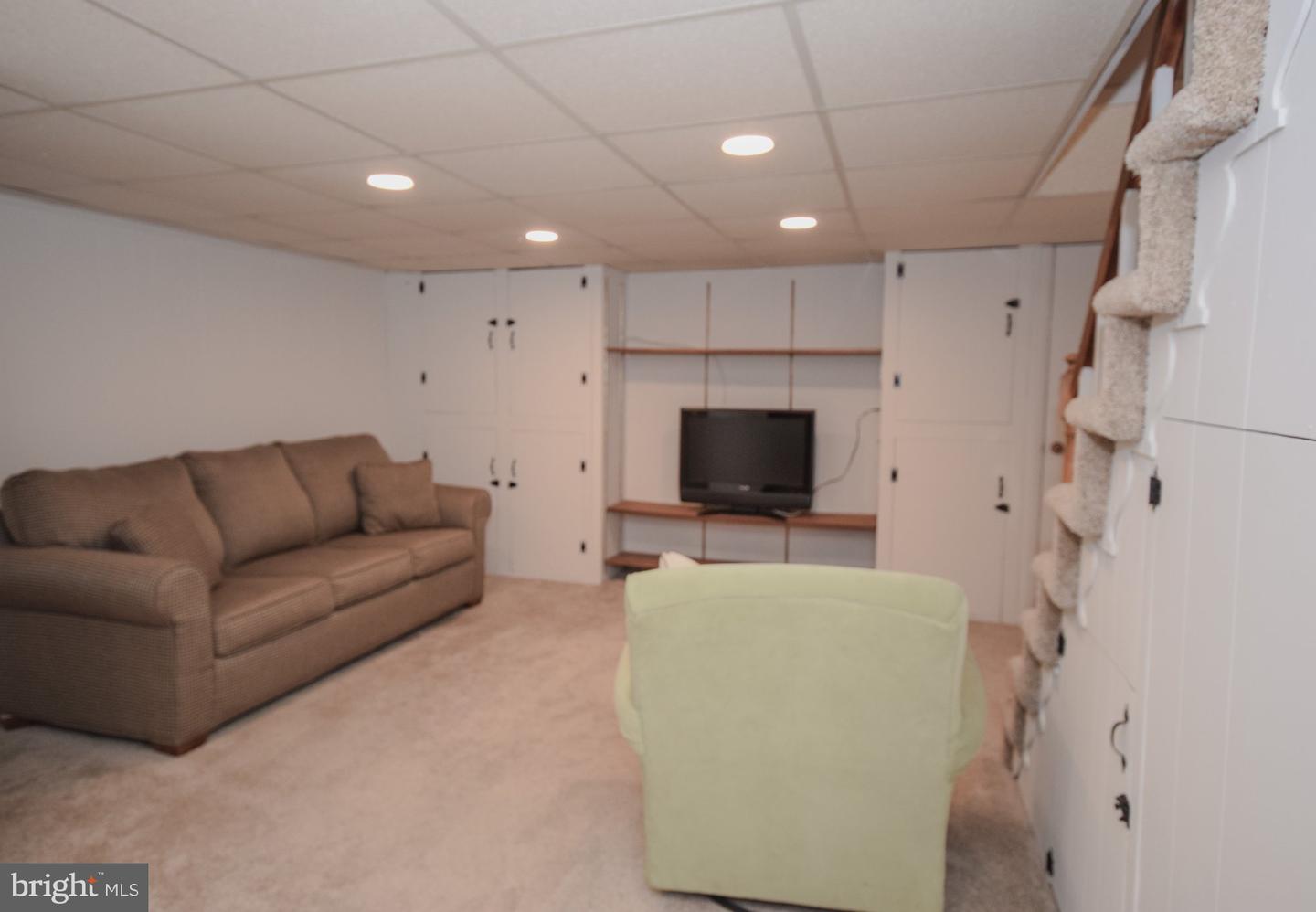 516 Parkview Cir Property Photo 30