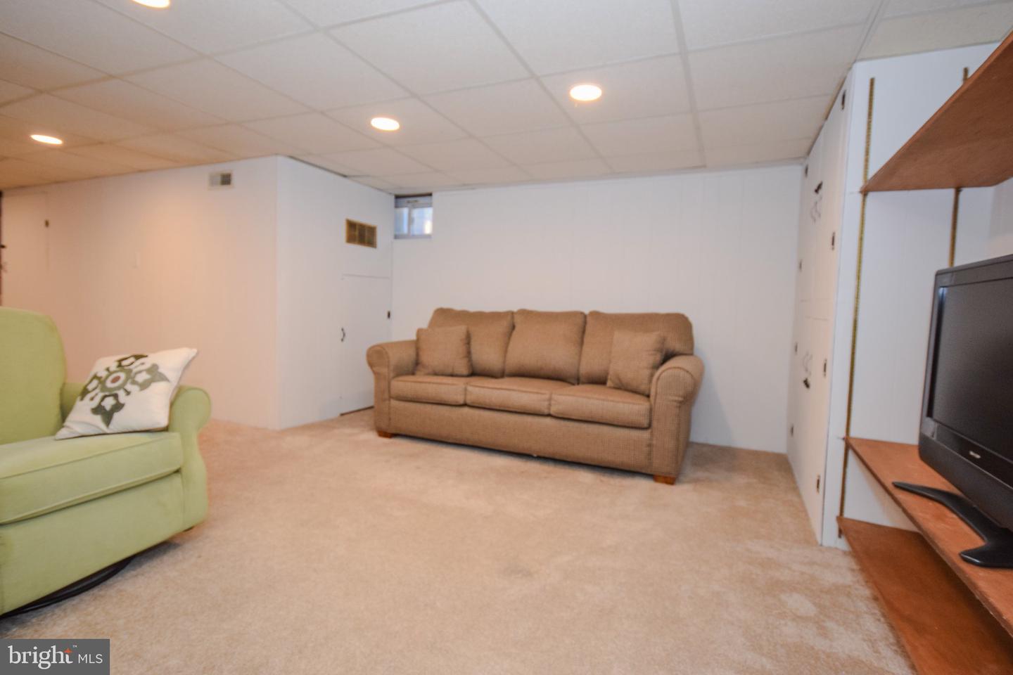 516 Parkview Cir Property Photo 31