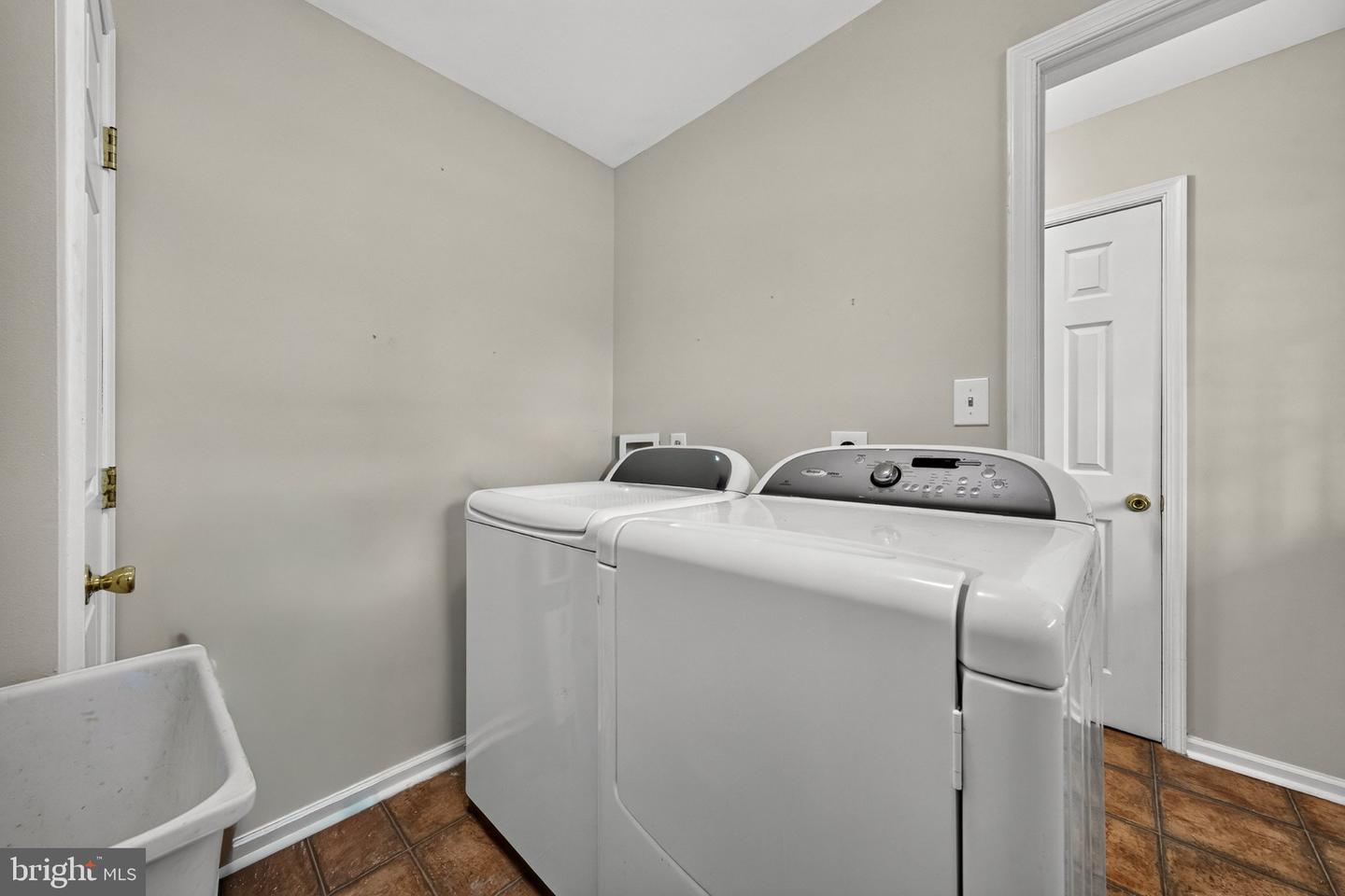 1610 Nicole Dr Property Photo 22