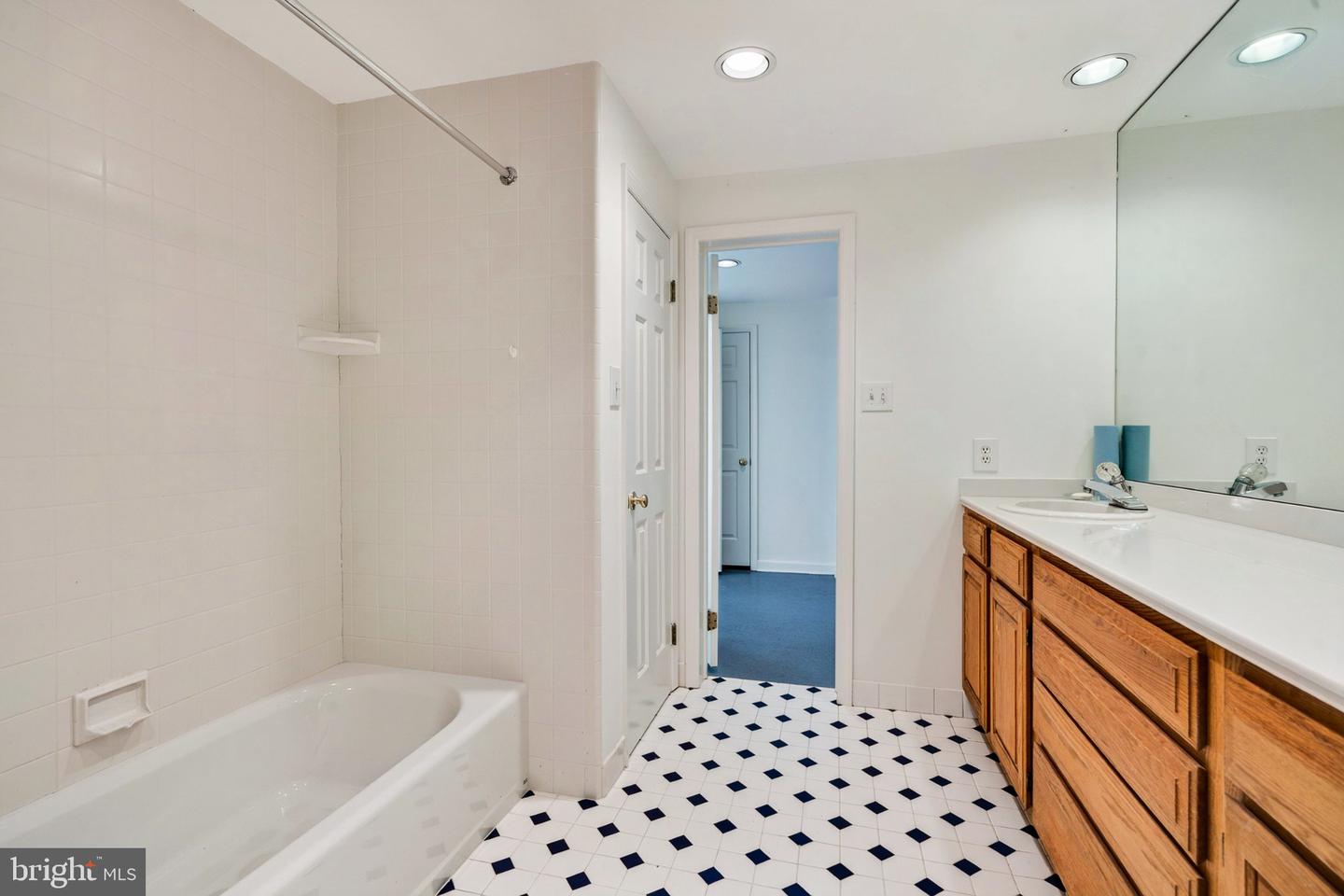 470 Inverary Ln Property Photo 58