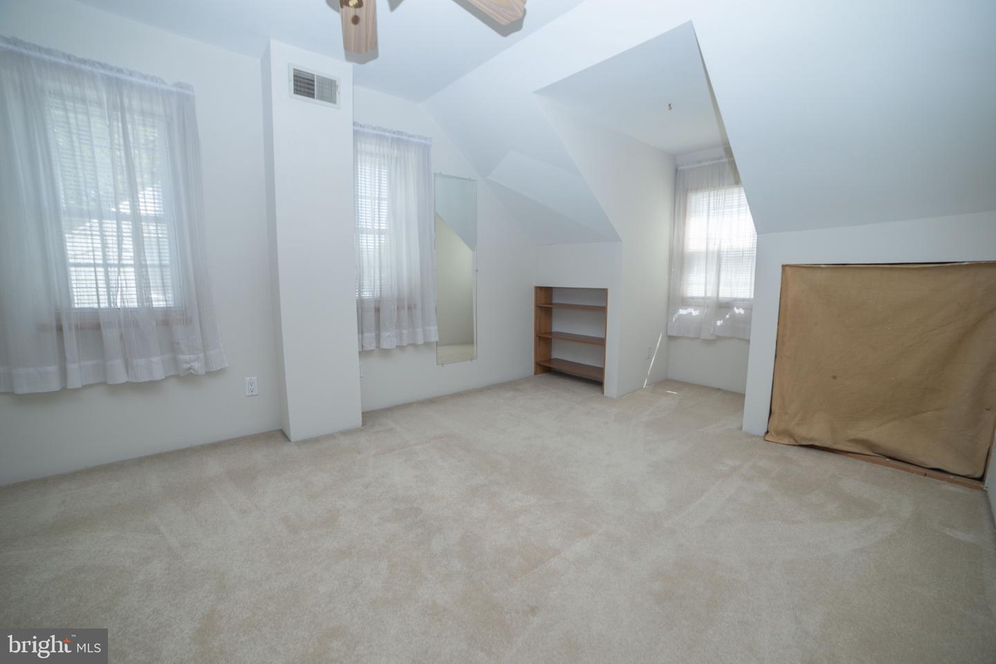 2213 Pershing Ave Property Photo 17