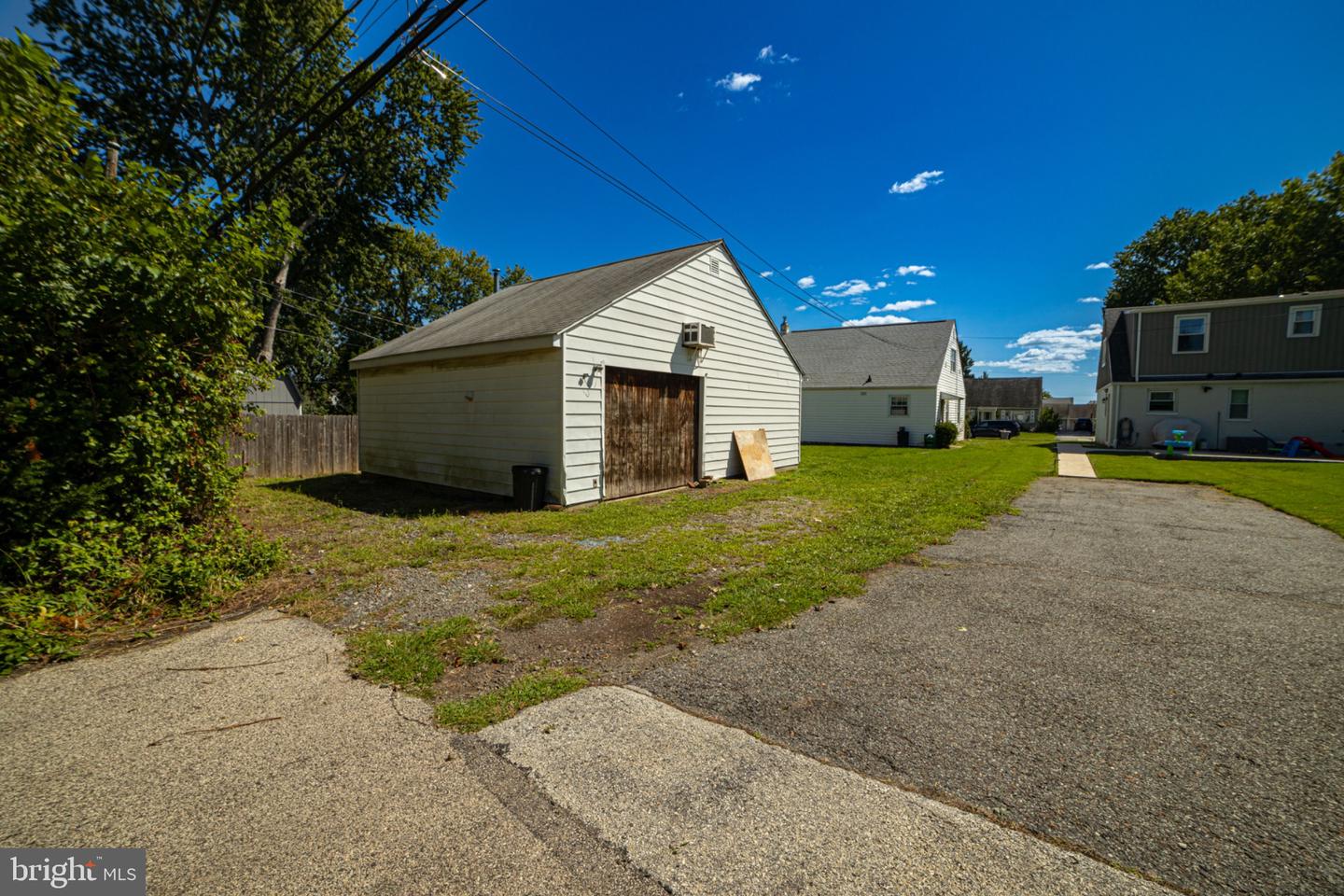 2213 Pershing Ave Property Photo 23