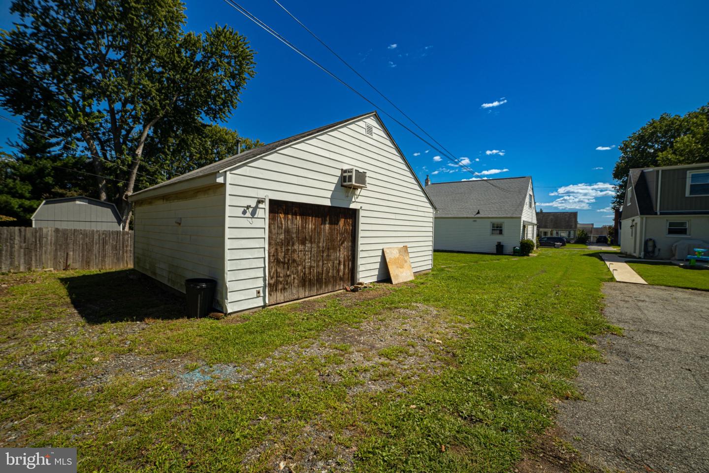 2213 Pershing Ave Property Photo 24
