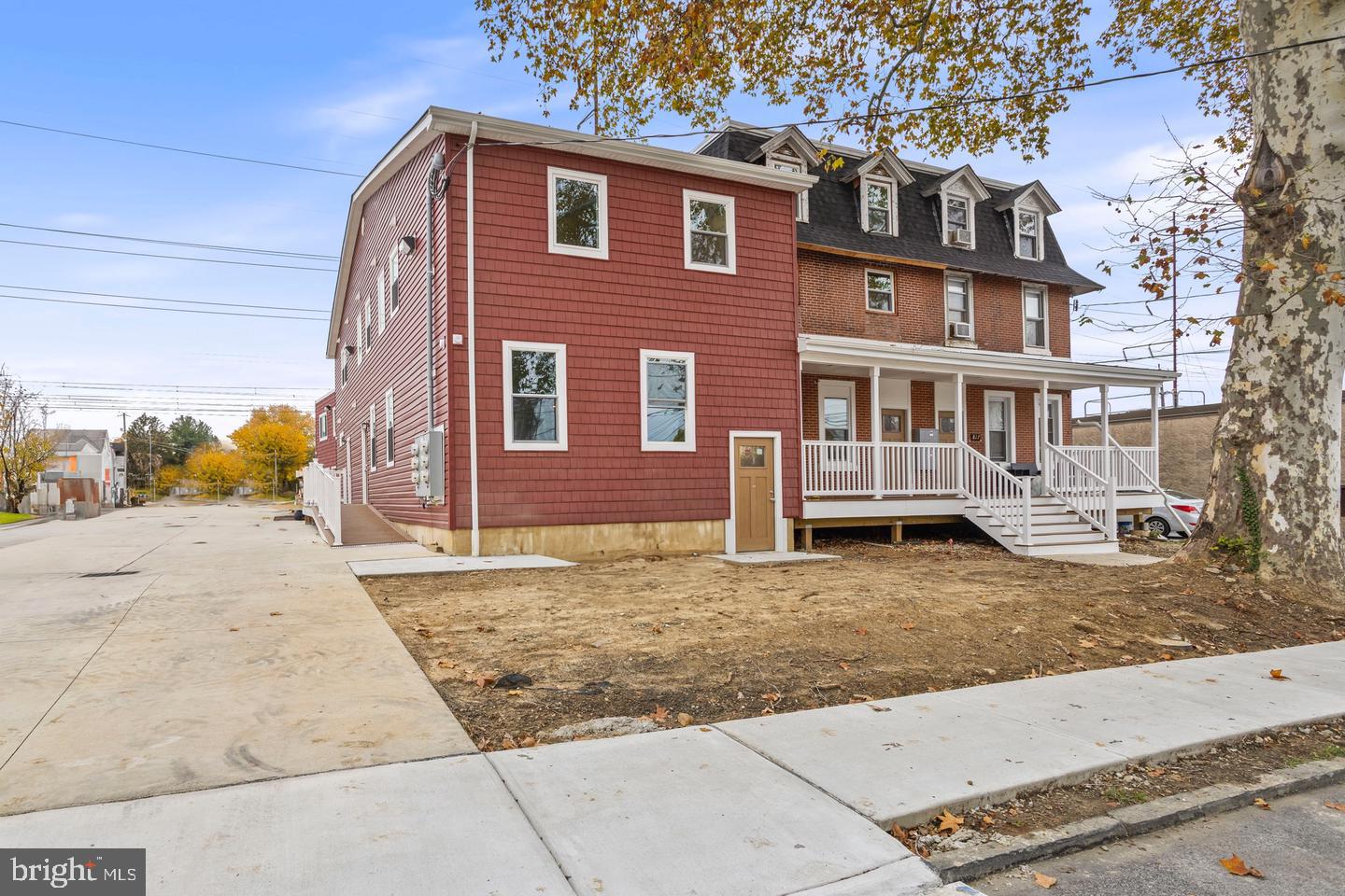 819 11TH AVE #E Property Photo 1